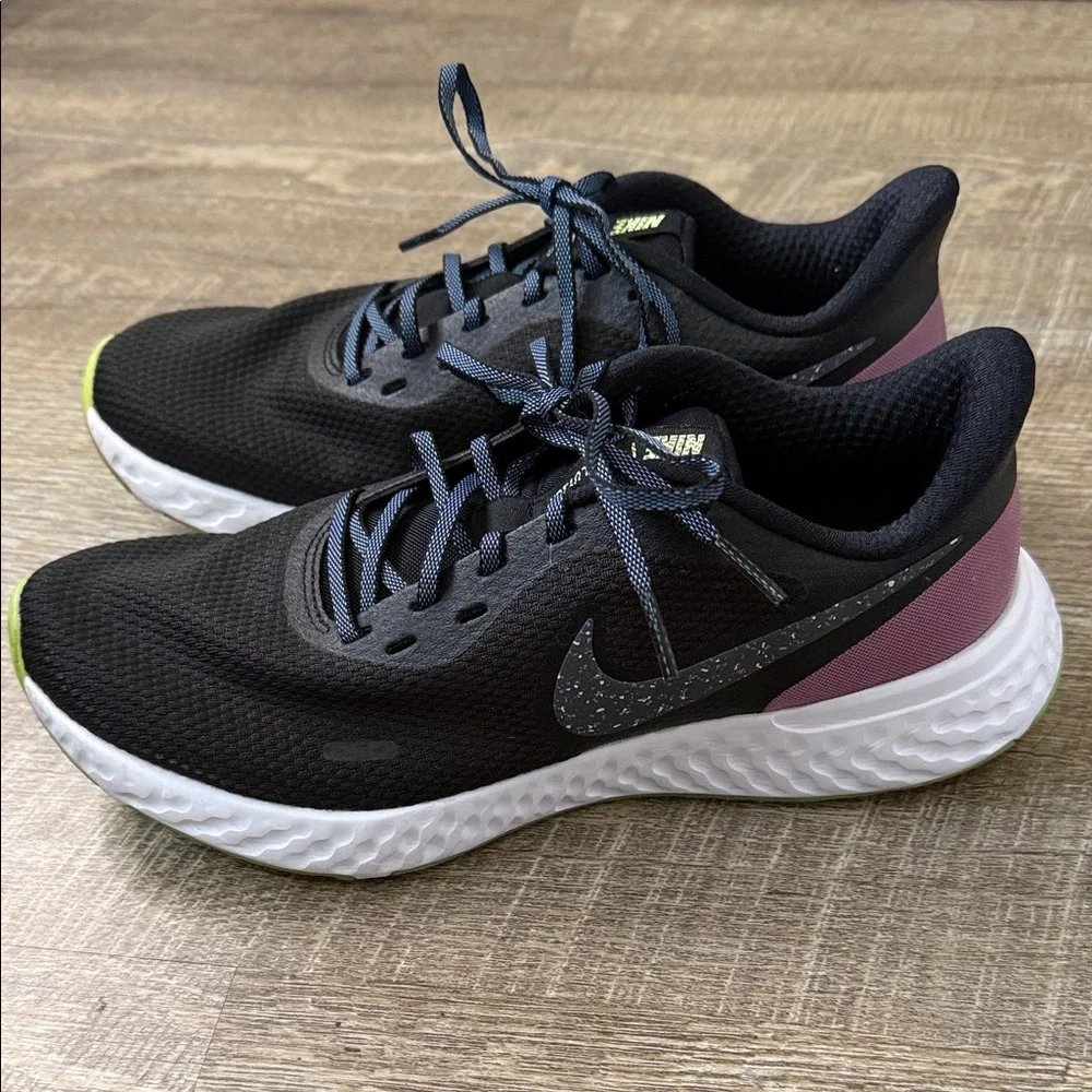 NIKE Revolution 5 SE Running Athletic Shoes Sneakers Size 8.5